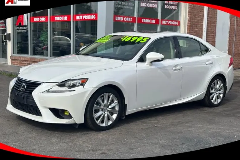 2016 Lexus IS 300 photo 1