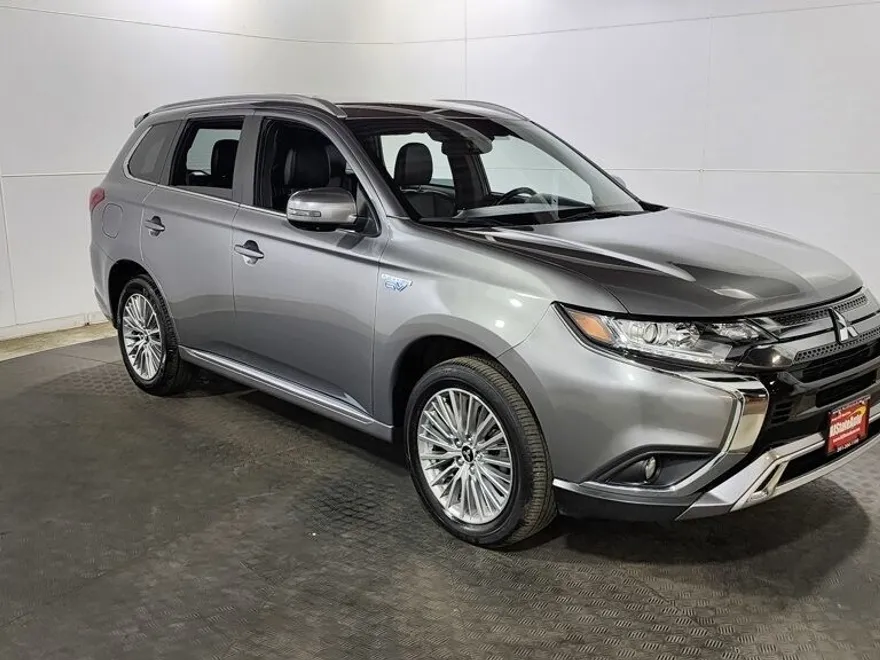 2022 Mitsubishi Outlander PHEV SEL photo 1