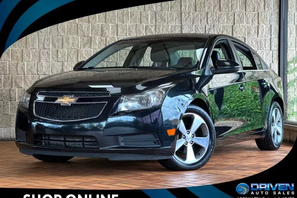 2011 Chevrolet Cruze LT photo 1