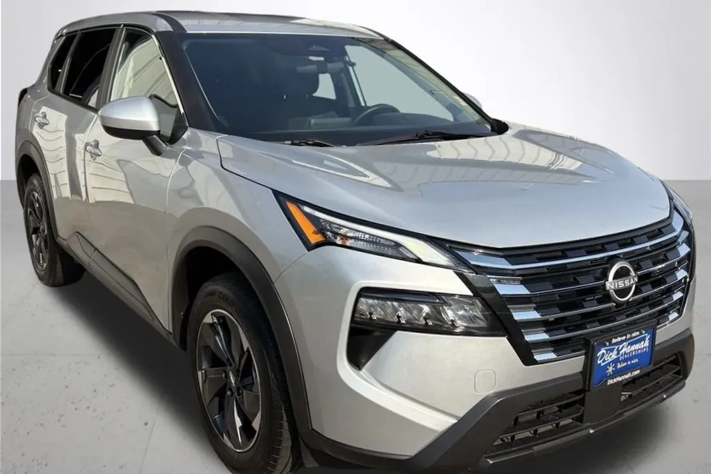 2024 Nissan Rogue SV photo 1