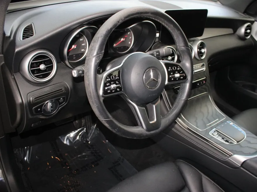 2021 Mercedes Benz GLC 300 photo 1