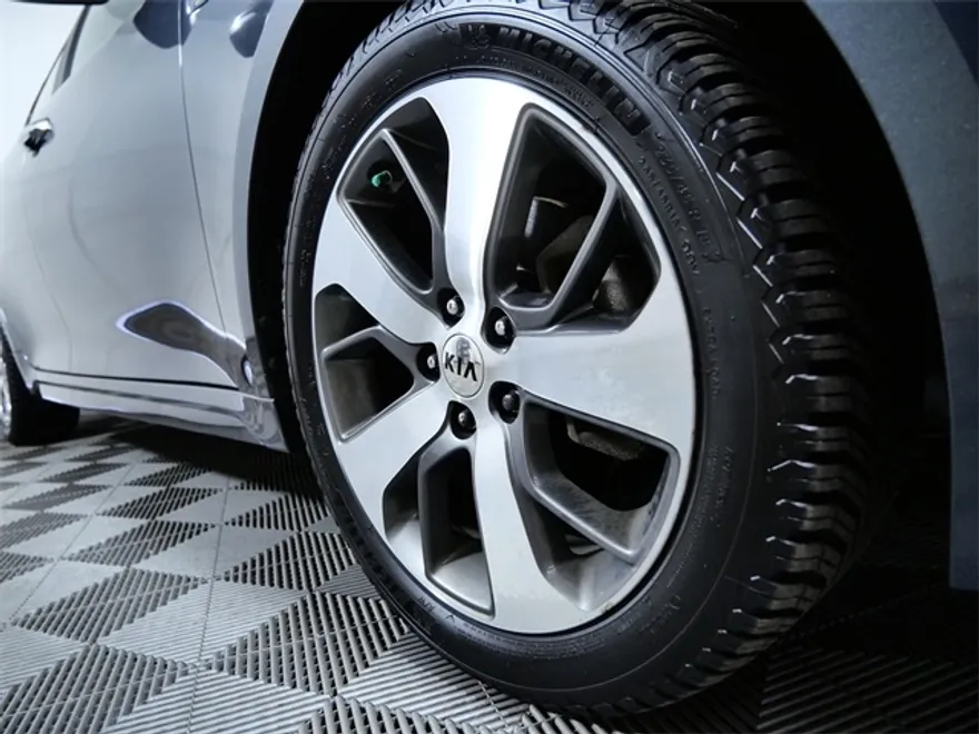 2020 Kia Optima S photo 1