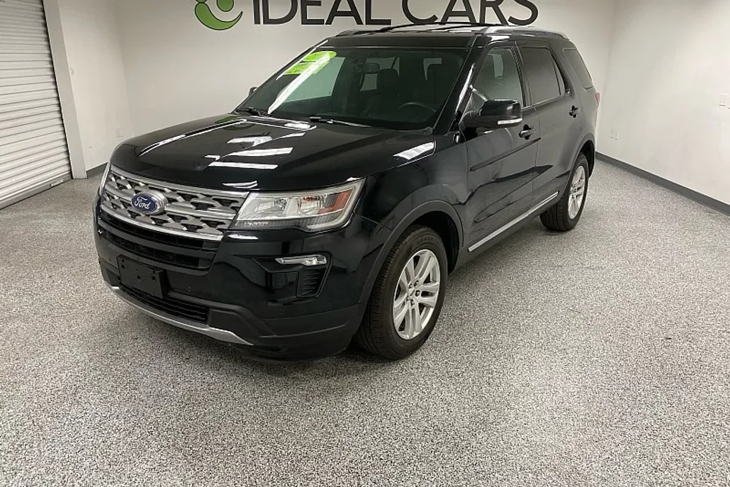 2018 Ford Explorer XLT photo 1