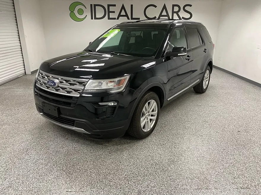 2018 Ford Explorer XLT photo 1