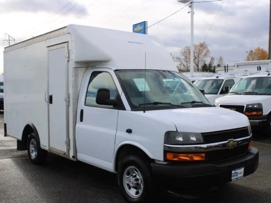 2021 Chevrolet Express Cutaway 3500 Base photo 1