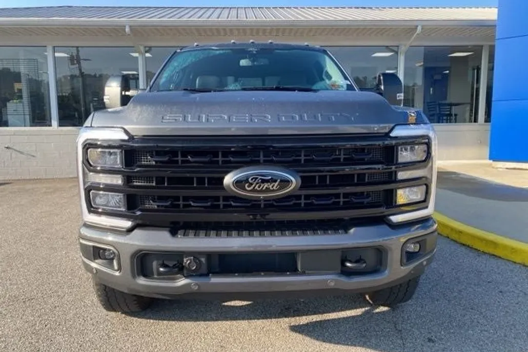 2024 Ford F-350 Lariat photo 1