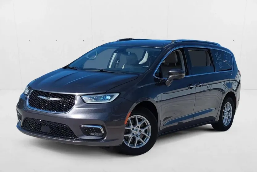 2021 Chrysler Pacifica Touring L photo 1