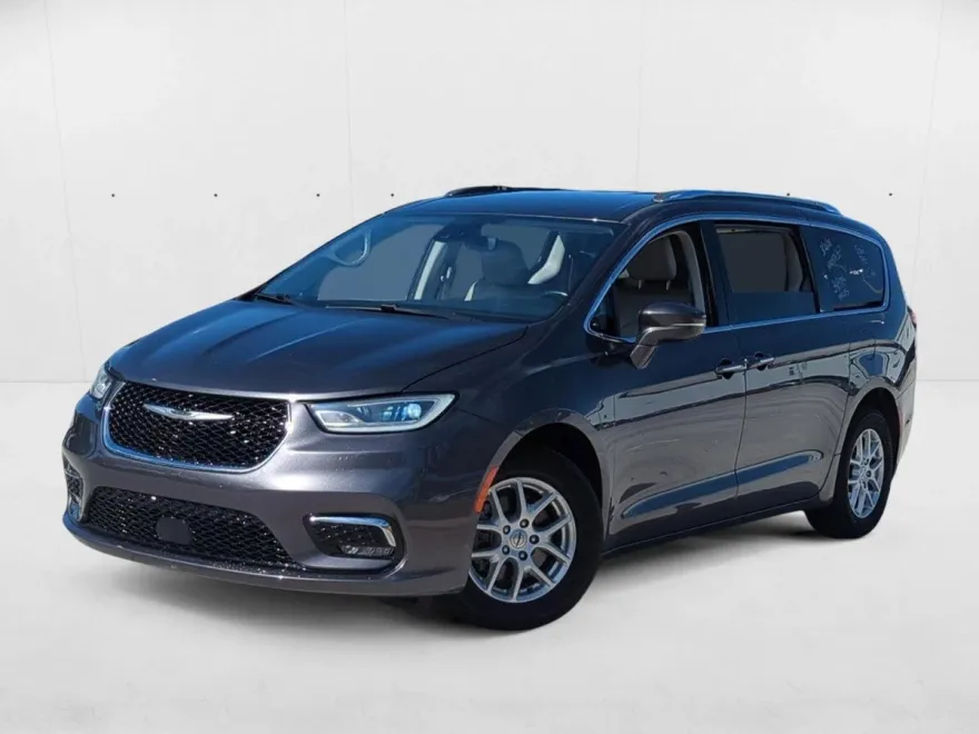 2021 Chrysler Pacifica Touring L photo 1