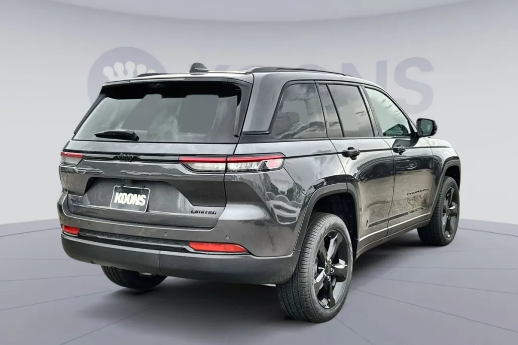 2025 Jeep Grand Cherokee Limited photo 1