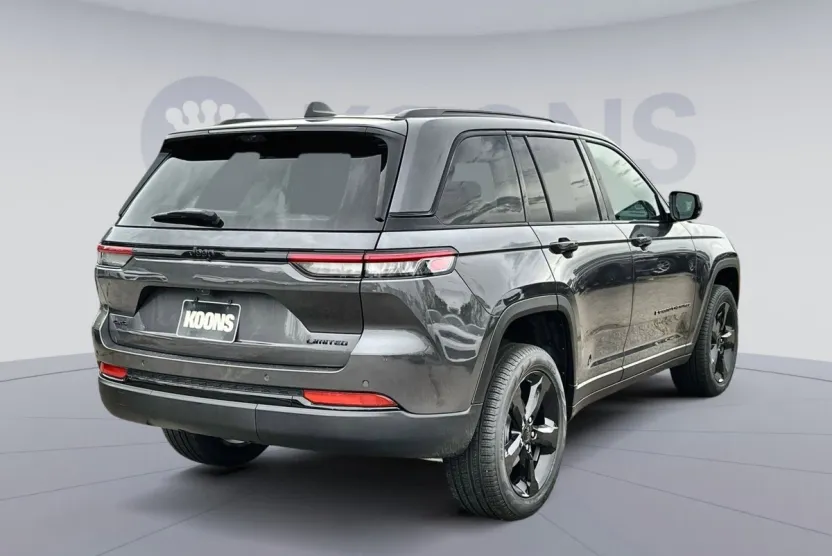 2025 Jeep Grand Cherokee Limited photo 1