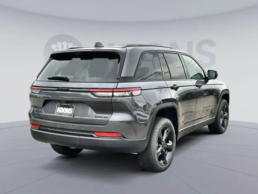 2025 Jeep Grand Cherokee Limited photo 1
