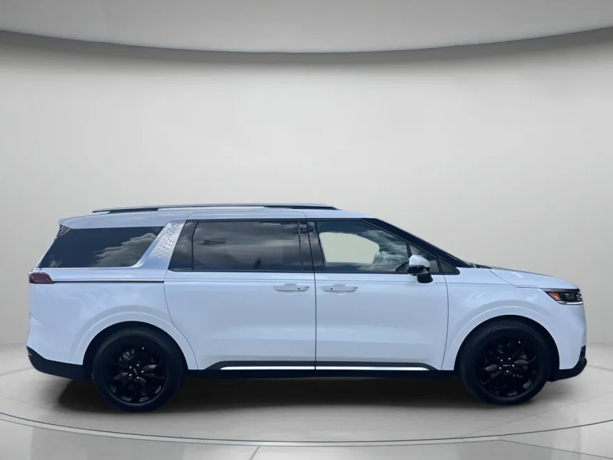 2023 Kia Carnival SX Prestige photo 1