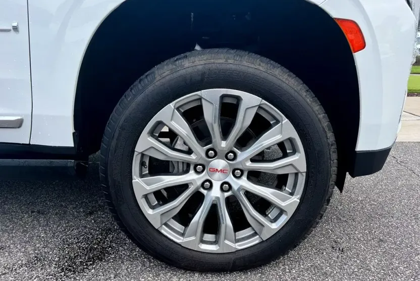 2022 Gmc Yukon Denali photo 1