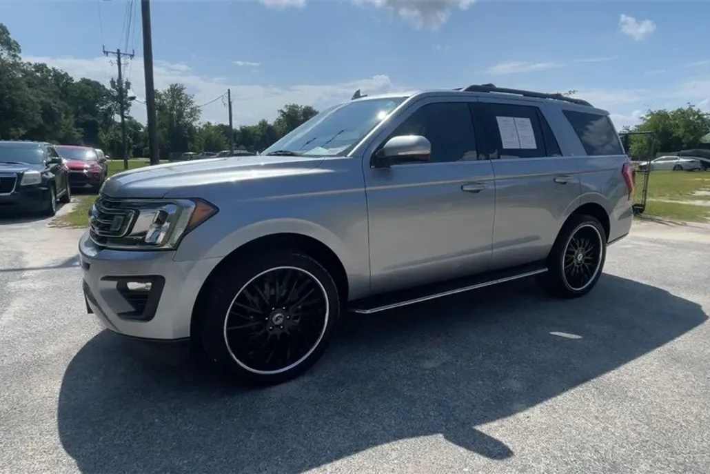 2021 Ford Expedition XLT photo 1