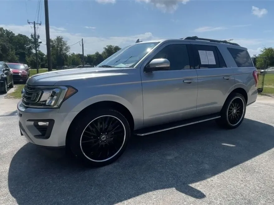 2021 Ford Expedition XLT photo 1
