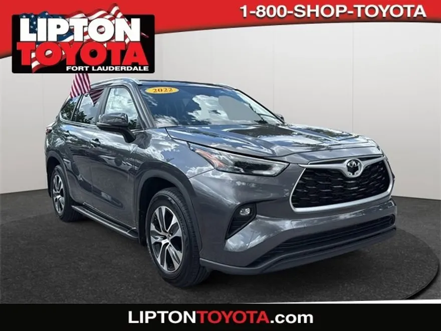 2023 Toyota Highlander XLE photo 1