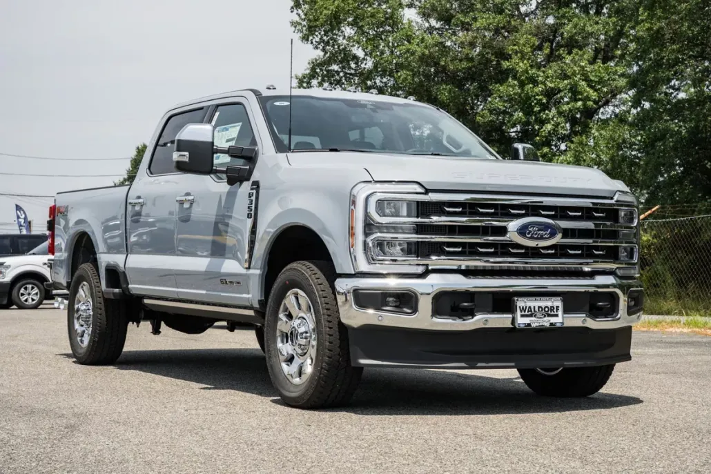 2025 Ford F-350 Lariat photo 1