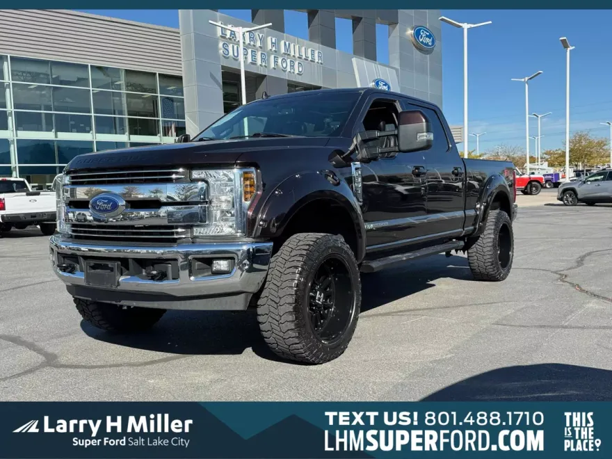 2019 Ford F-350 Lariat photo 1