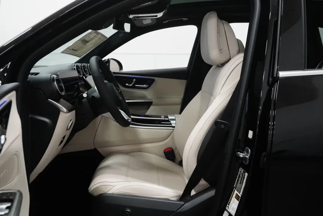 2026 Mercedes Benz GLC 300 4MATIC photo 1