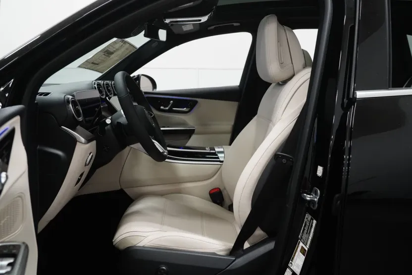 2026 Mercedes Benz GLC 300 4MATIC photo 1