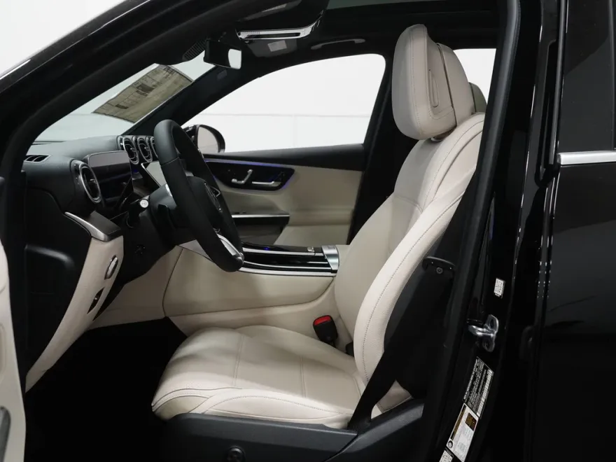 2026 Mercedes Benz GLC 300 4MATIC photo 1