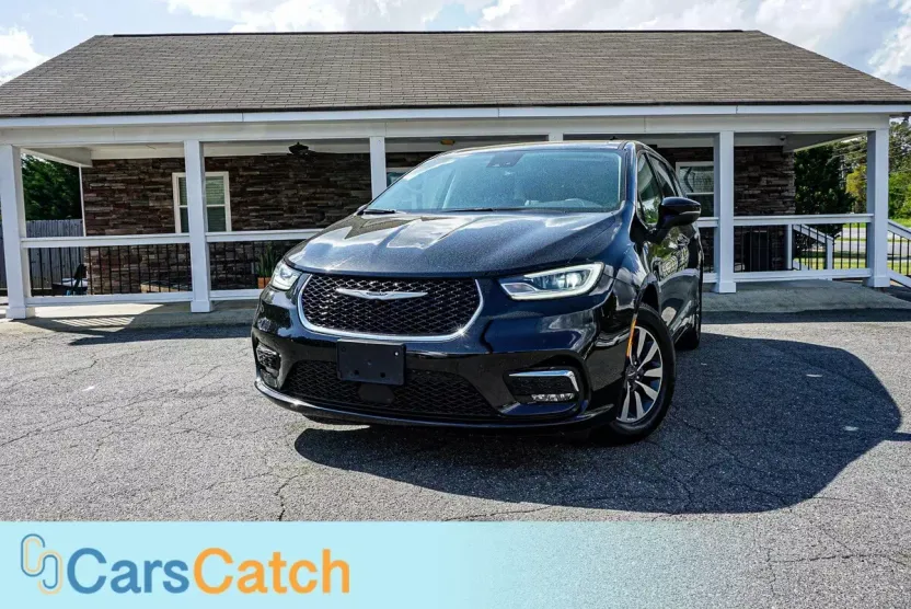 2023 Chrysler Pacifica Hybrid Touring L photo 1
