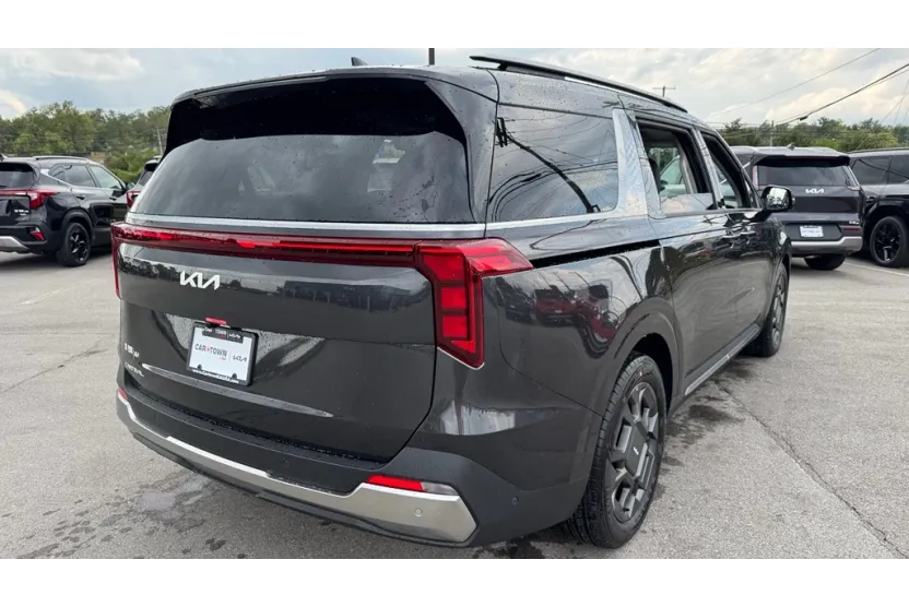 2026 Kia Carnival SX Prestige photo 1
