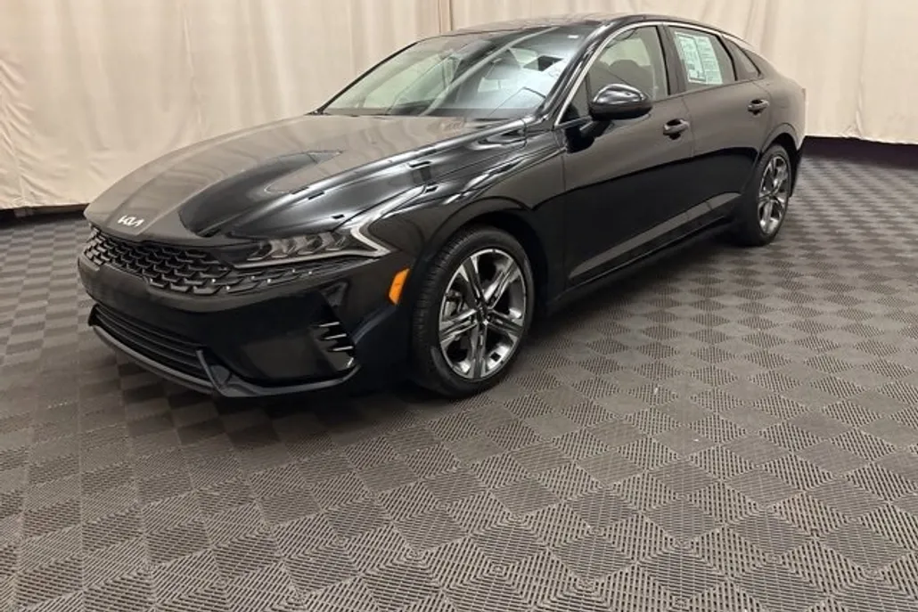2023 Kia K5 EX photo 1