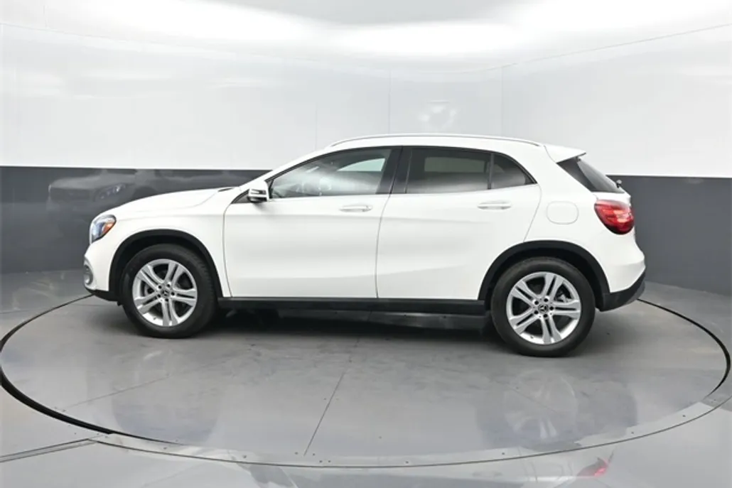 2020 Mercedes Benz GLA 250 4MATIC photo 1