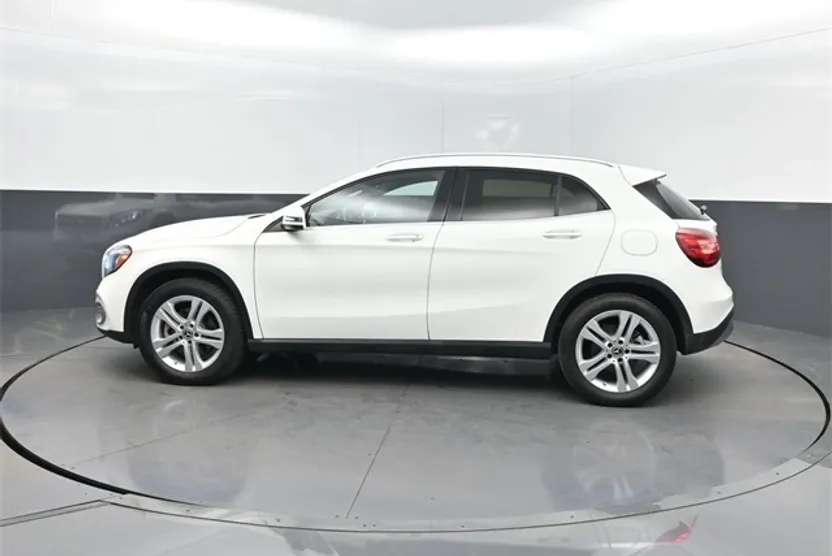 2020 Mercedes Benz GLA 250 4MATIC photo 1