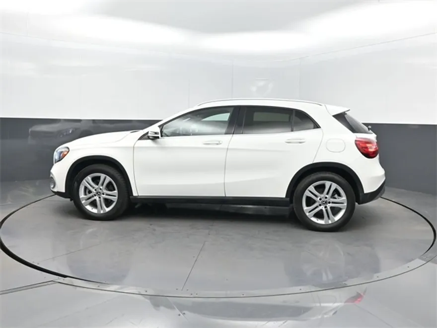 2020 Mercedes Benz GLA 250 4MATIC photo 1