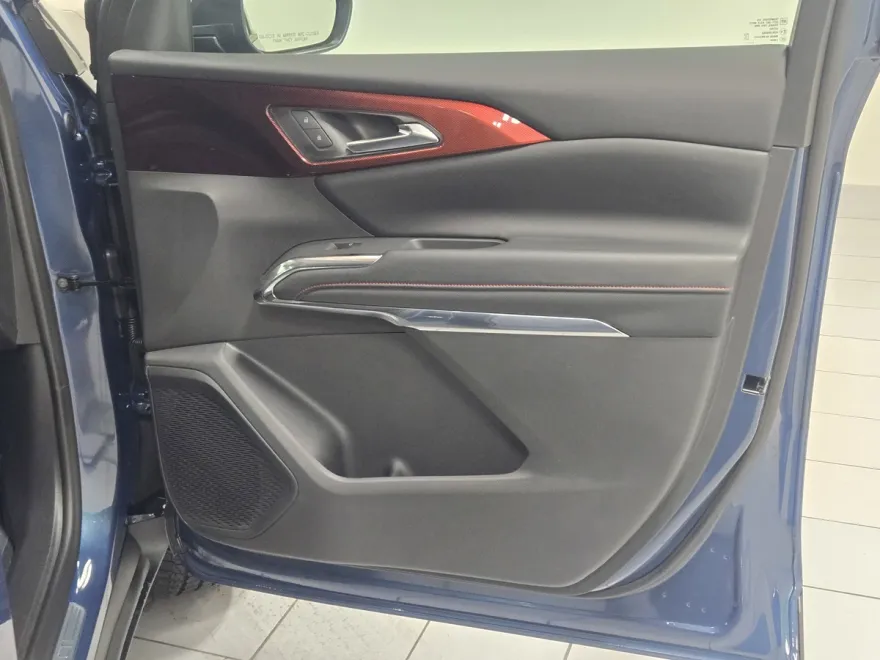 2026 Chevrolet Traverse Z71 photo 1