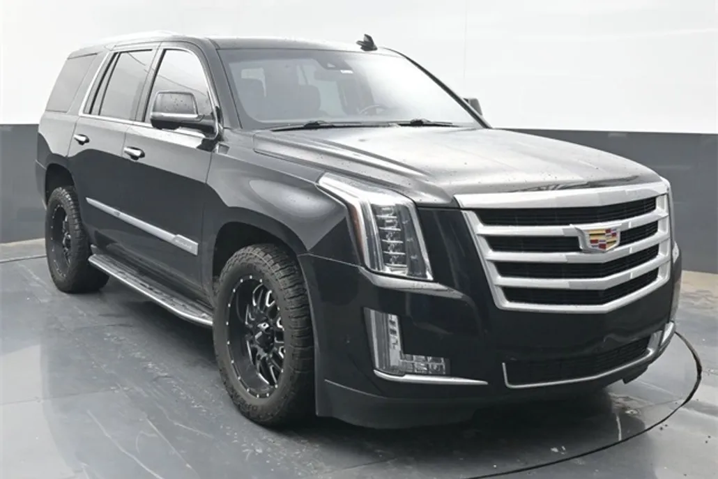 2020 Cadillac Escalade Luxury photo 1