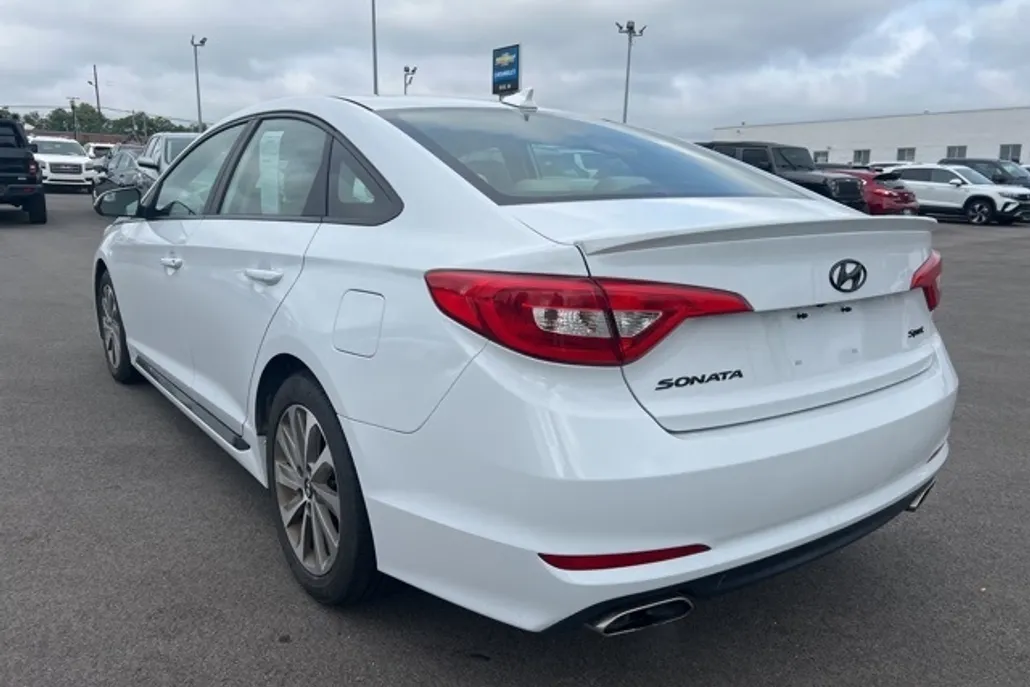 2015 Hyundai Sonata Sport photo 1