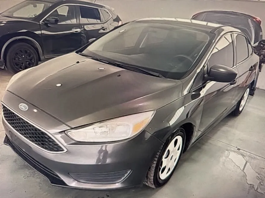 2018 Ford Focus S photo 1