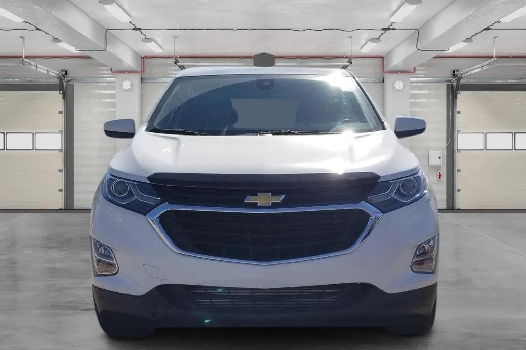 2020 Chevrolet Equinox LT photo 1
