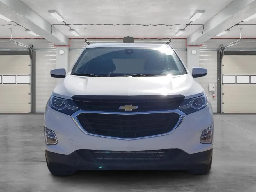 2020 Chevrolet Equinox LT photo 1