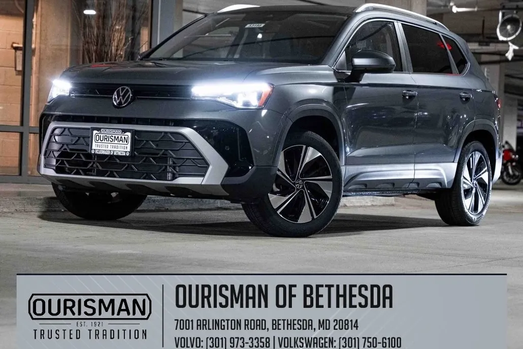 2025 Volkswagen Taos SE photo 1
