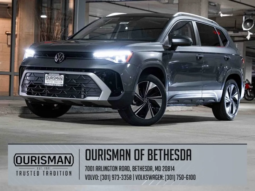 2025 Volkswagen Taos SE photo 1