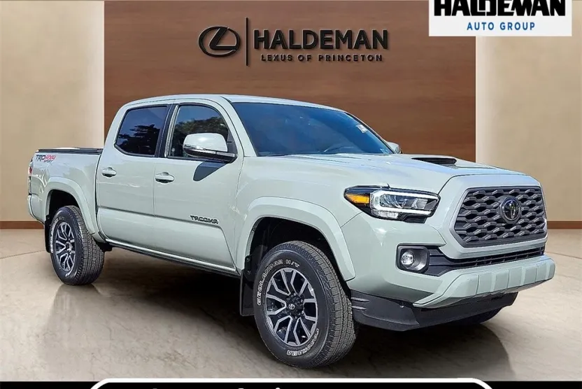 2023 Toyota Tacoma TRD Sport photo 1