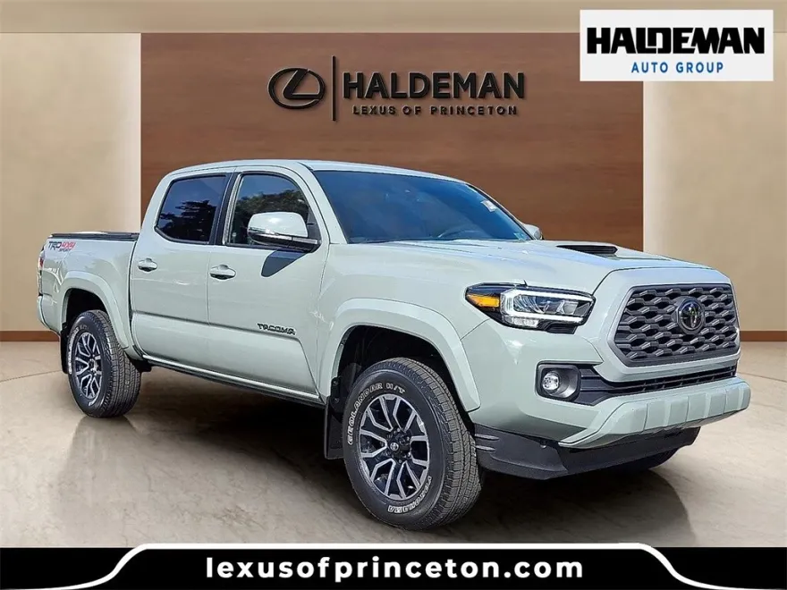 2023 Toyota Tacoma TRD Sport photo 1