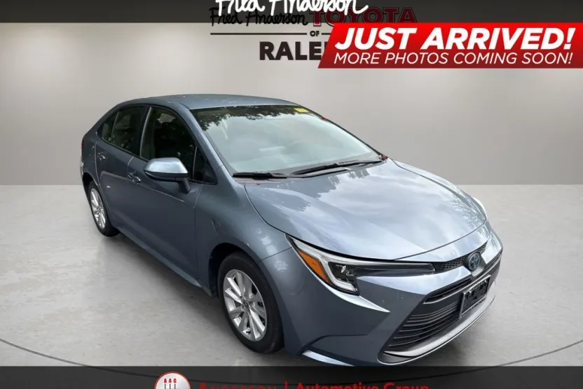 2024 Toyota Corolla Hybrid LE photo 1