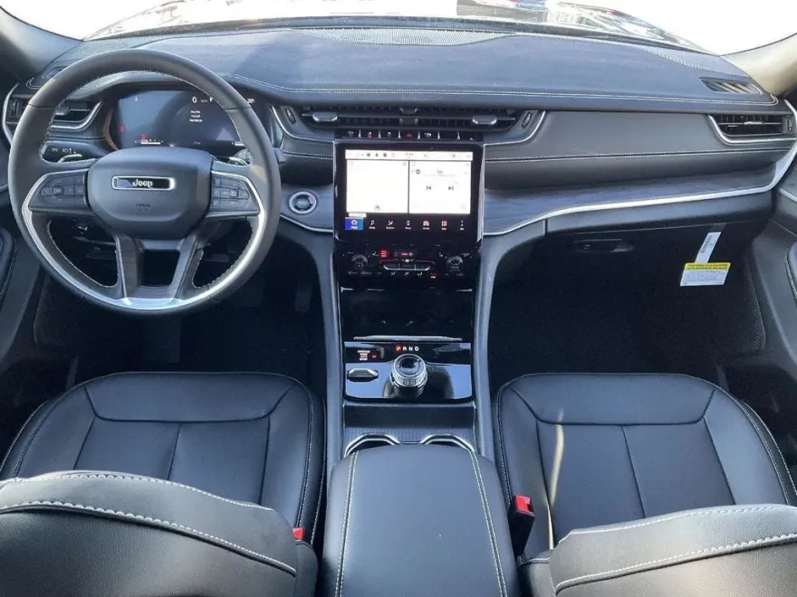 2025 Jeep Grand Cherokee Limited photo 1