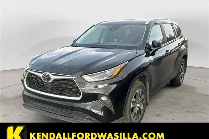 2024 Toyota Highlander XLE photo 1