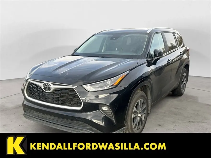 2024 Toyota Highlander XLE photo 1