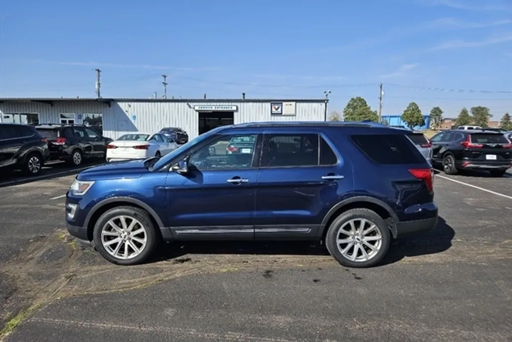 2016 Ford Explorer Limited photo 1