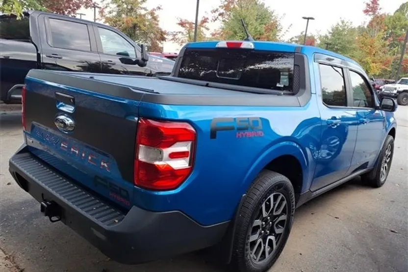 2022 Ford Maverick Lariat photo 1