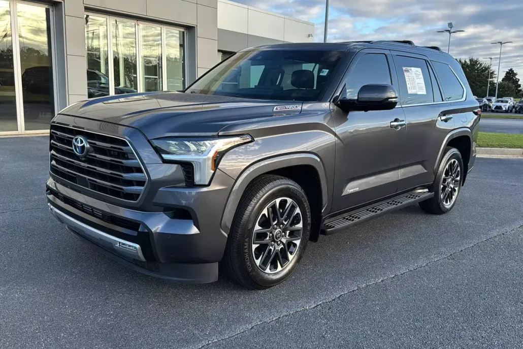 2023 Toyota Sequoia Limited photo 1