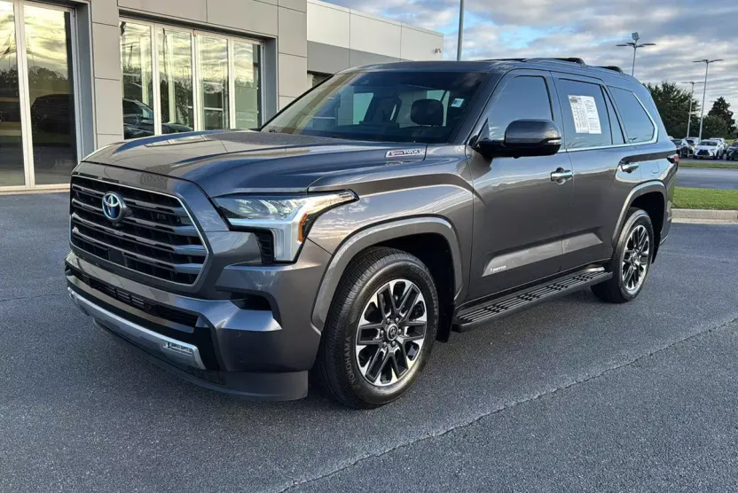 2023 Toyota Sequoia Limited photo 1
