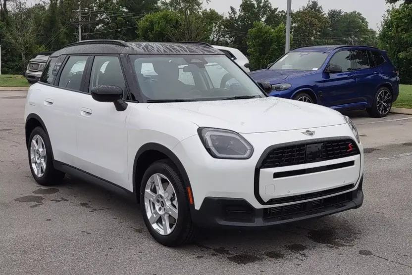 2025 Mini Countryman Signature photo 1